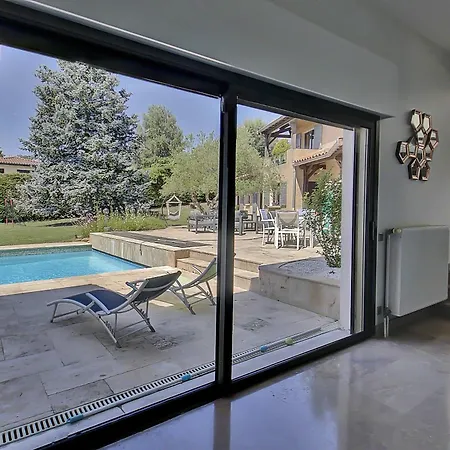 D'exception 330m Piscine 12x6 *