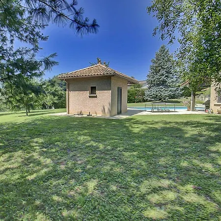 D'exception 330m Piscine 12x6 *